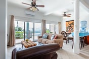 Beautiful condo w WiFi, central AC, shared pool & central location