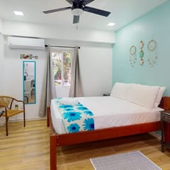 Cozy island cabana with central AC, bikes, BBQ area & walk-to-beach access