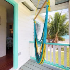 Colorful studio cabana with WiFi, partial AC, yard & picnic area - walk to town