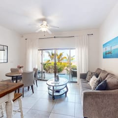 New oceanfront condo w shared pool, dock, two kayaks, partial AC, strong WiFi