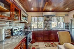 Family-friendly suite with beach access, Netflix, balcony & pool
