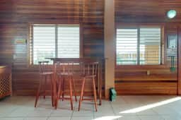 Lofty Space with a Private Veranda and Free WiFi - Walk 10 Minutes into Town