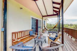 Serene villa with a large deck, gorgeous view, full kitchen, & washer dryer