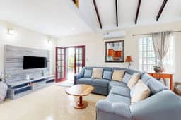 Serene villa with a large deck, gorgeous view, full kitchen, & washer dryer