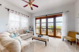 2BR Suite with spectacular veranda views, pool, WiFi and kitchen