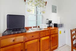 Snug ground-floor haven with comfortable amenities and kitchenette