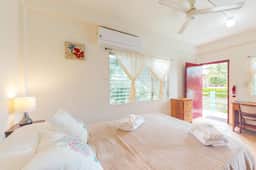 Three vibrant studios w full kitchens, adult bikes, free WiFi & partial AC