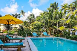 Oceanfront condo with pool, gorgeous ocean views, WiFi & partial AC