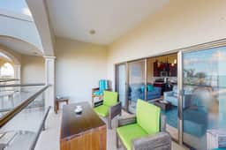 Oceanfront condo with pool, gorgeous ocean views, WiFi & partial AC
