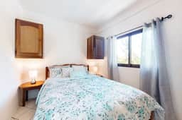 Charming Suite with WiFi, AC, Shared Pool, Grill Area & Rooftop Deck