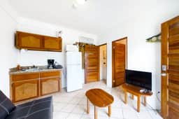 Multi-suite property w private pool, rooftop, grill, kayaks, partial AC & WiFi