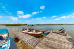 2 Bedroom family-friendly retreat with fully-equipped kitchen, WiFi & central AC