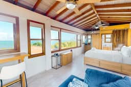 Panoramic loft with beach, pool, canoe, dock, & grill access - scenic balcony