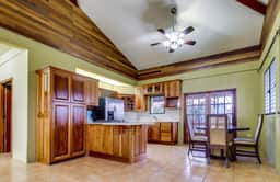 Modern Villa Home in Quiet Neighborhood w Balcony, WiFi, AC - Ideal for Day Trips