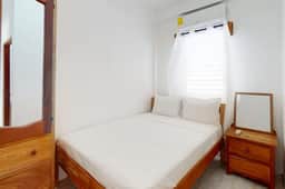 Charming single-level apartment with kitchenette and great location