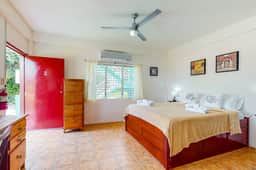 Bright studio w complimentary bikes, kitchen, picnic area, WiFi & partial AC