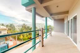 Apartment with WiFi, AC & shared outdoor pool - walk to the beach
