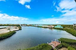 Seaside Waterfront Condo w Ocean View, Pool, Central AC & WiFi - Dogs OK