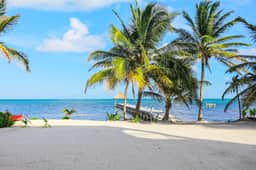 New oceanfront condo w shared pool, dock, two kayaks, partial AC, strong WiFi