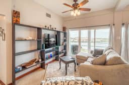 Renovated, oceanfront condo with balcony, AC & outdoor pool - snowbird-friendly