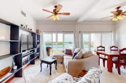Renovated, oceanfront condo with balcony, AC & outdoor pool - snowbird-friendly