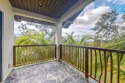 Dog-friendly, off-grid sanctuary with a pool & lovely views in a great location