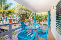 Oceanfront condo with pool, sea view, central AC & WiFi - steps to the beach