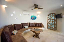 Lagoon View luxury suite with AC & pool