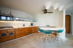 Lagoon View luxury suite with AC & pool