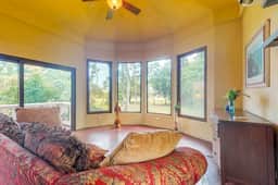Romantic, secluded casita with partial AC, WiFi, pool and garden