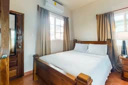 Cozy studio near town with an ocean view, free WiFi, partial AC & shared deck