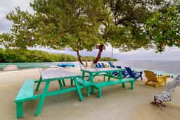 Oceanfront Cabin on Private Island with beach access & kitchen