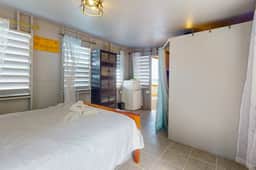 Oceanfront cabin w overwater kitchenette, sea views & private deck