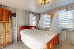 Oceanfront cabin w overwater kitchenette, sea views & private deck