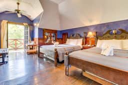 Two Riverfront Suites with Shared Infinity Pool, Balcony Views, WiFi, AC - Dogs OK