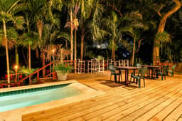 Lovely Suite with Riverfront Location, Pool, WiFi & AC