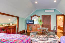 Riverfront Suite, Lovely View, Partial AC, WiFi & Pool