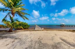 Stunning Ocean Views, Pool, Partial AC, Strong WiFi, & Oceanfront Location