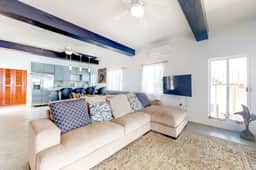 Waterfront home in a quiet area with amazing views, pool, lanai & hammock