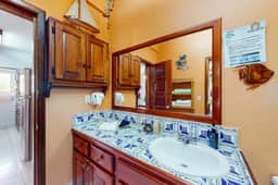 Peaceful dog-friendly condo w ocean view, shared pool, free WiFi & partial AC