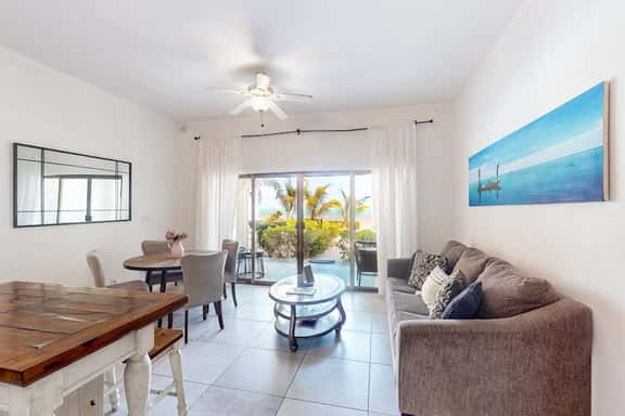 New oceanfront condo w shared pool, dock, two kayaks, partial AC, strong WiFi - Image 1