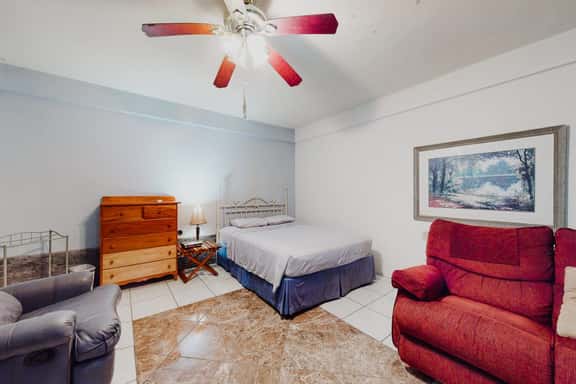Roomy Casita - Shared Pool - Free High-Speed WiFi, AC - Image 1