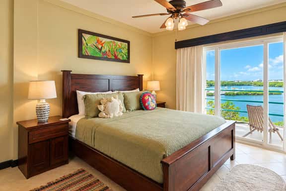 Renovated 2BR with Sunset Views at Mara Laguna - Image 1