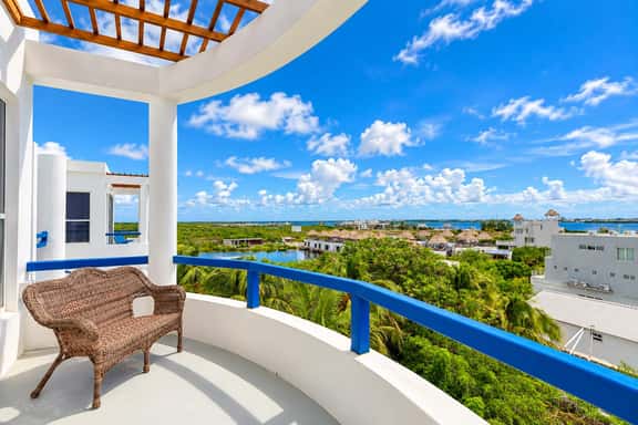 Private Island Penthouse at Brahma Blue, San Pedro - Image 1