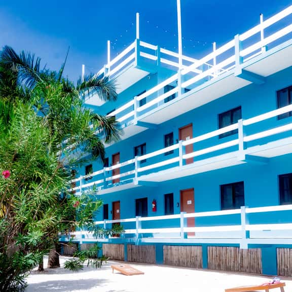 Affordable Suite on Gated Property with Rooftop Deck, WiFi, AC, and Shared Pool - Image 1