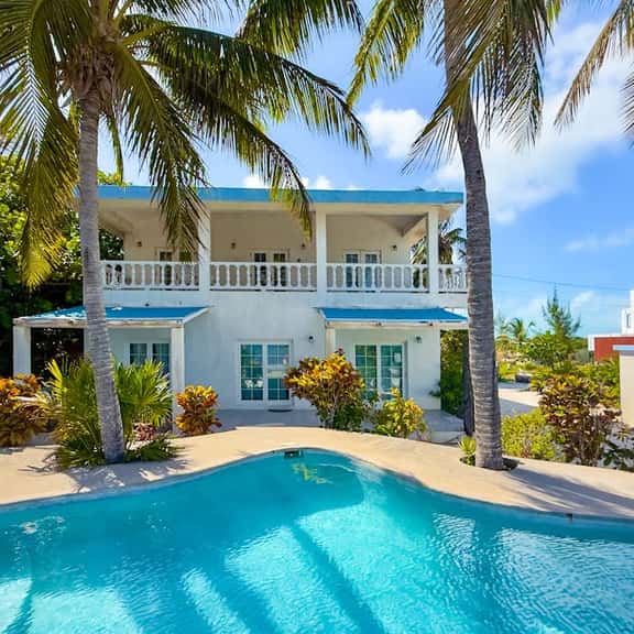 Stunning Oceanfront Villa w Private Pool, Dock, Ocean View, Partial AC & WiFi - Image 1