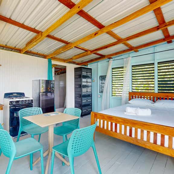 Beachfront cabin with private deck, ocean views & family-friendly vibe - Image 1