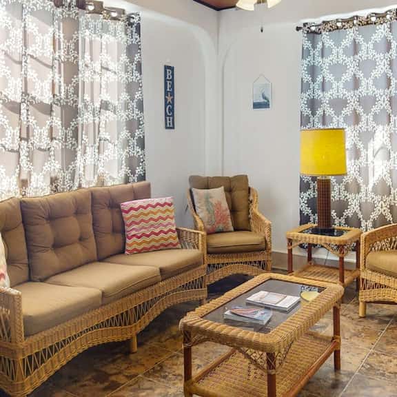 Apartment w pool, garden view, WiFi, partial AC - 1 block to the sea - Image 1