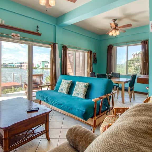 Fantastic lagoon-front condo W free WiFi, full kitchen, dock, & great location - Image 1