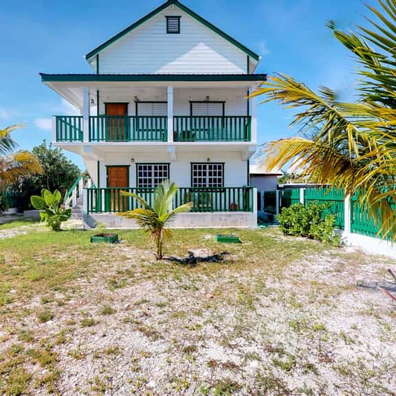 Entire duplex with patio, balcony, partial AC & WiFi - next to a Caribbean beach - Image 1